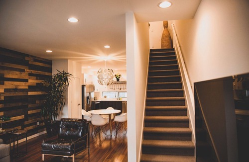 South Beacon Hill House | Monthly Rental-Modern LUX 3bd by LightRail to anywhere
