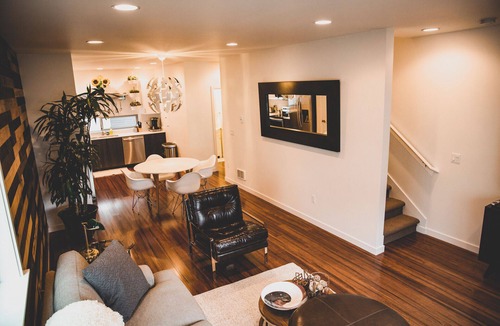 South Beacon Hill House | Monthly Rental-Modern LUX 3bd by LightRail to anywhere