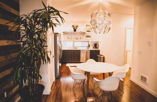 South Beacon Hill House | Monthly Rental-Modern LUX 3bd by LightRail to anywhere