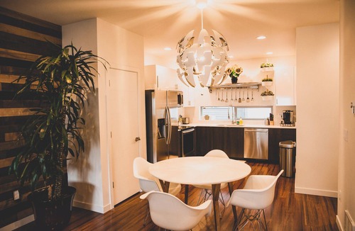South Beacon Hill House | Monthly Rental-Modern LUX 3bd by LightRail to anywhere