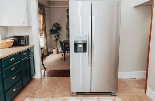 Neartown House | Montrose Home walkable neighborhood | Pet-friendly