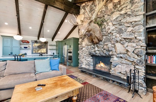 Windcliff Estates House | Moose Den Luxury Vacation Home at Windcliff by RedAwning