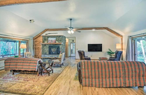 Walden House | 'Moose Park Lodge' Charming Walden Retreat!