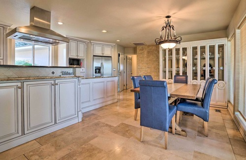 Moses Lake House | Moses Lake Retreat w/Salt Water Hot Tub!