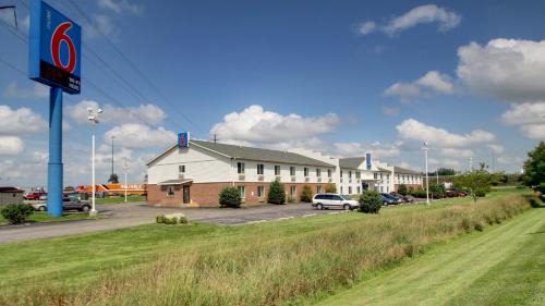 Altoona Hotel | Motel 6-Altoona, IA - Des Moines East