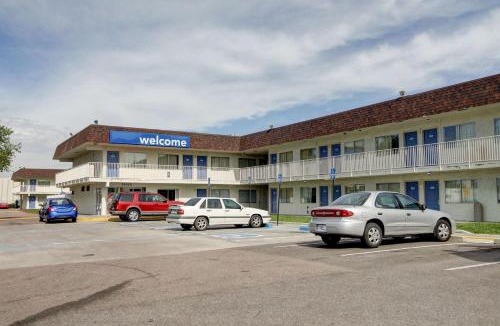 Dupont Hotel | Motel 6-Denver, CO - Airport