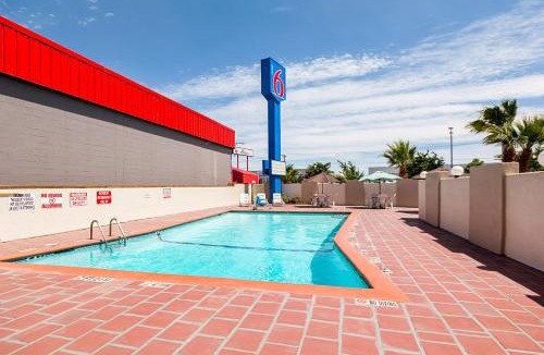 Biggs Field Hotel | Motel 6-El Paso, TX - Airport - Fort Bliss