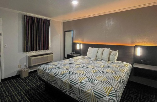 Lamesa Hotel | Motel 6 - Lamesa, Tx
