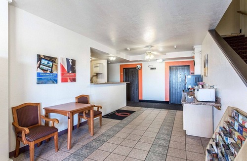 Moriarty Hotel | Motel 6 Moriarty, NM