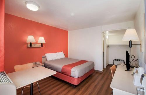 Moses Lake Hotel | Motel 6-Moses Lake, WA