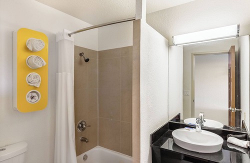 North Richland Hills Hotel | Motel 6 North Richland Hills, TX