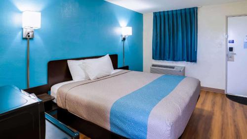 Odessa Hotel | Motel 6-Odessa, TX - 2nd Street