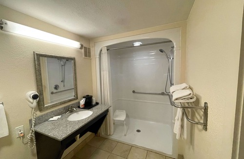 Central Oklahoma City Hotel | Motel 6 Oklahoma City, OK - Fairgrounds West