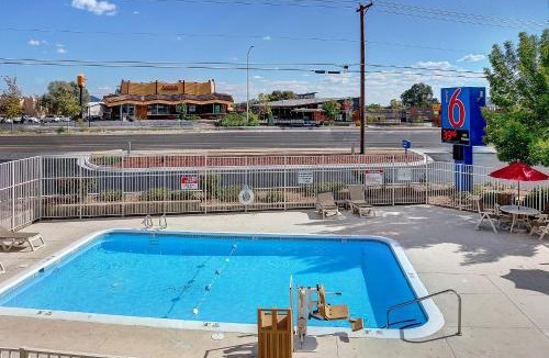 Southside Hotel | Motel 6 Santa Fe