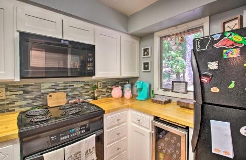 Mount Ida House | Mount Ida Condo w/Balcony + Resort Amenities