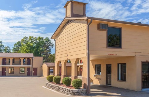 Mount Pleasant Hotel | Mount Pleasant INN