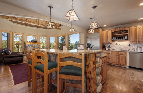 Granby House | Mountain chalet, 6 beds, private outdoor hot tub, heated garage