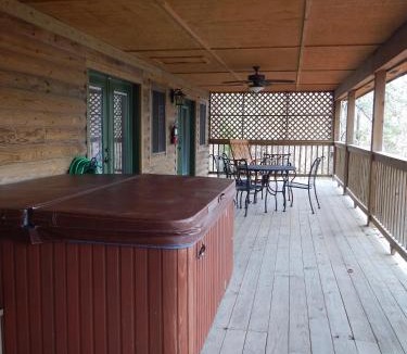 Mount Ida House | Mountain Harbor three bedroom cabin on the lake