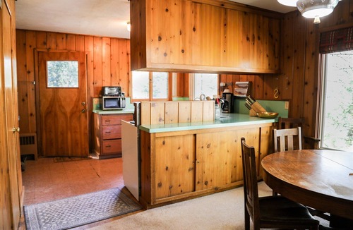 Joseph House | Mountain Lake Retreat w/Deck and Spa