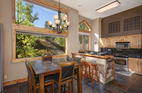 Three Peaks House | Mountain Retreat Near Hiking and Golf In Silverthorne