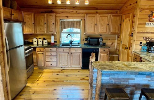 Ruidoso Cabin | Mountain Top | 3BR Cabin w/Hot Tub + A View!