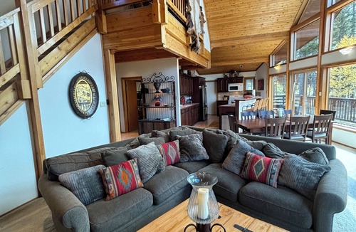 Holman Cabin | Mountain Top 4-bedroom Lodge near Angel Fire with WiFi