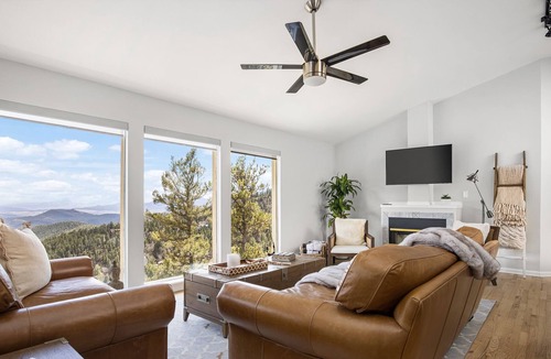 Richmond Hill Corridor Cabin | Mountain Unique View