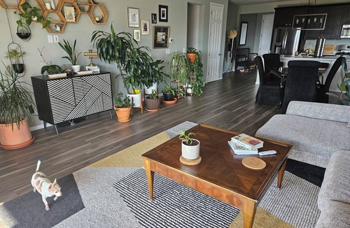 Frederick House | Mountain View Retreat Near Denver & Boulder, Private Bath & Garage Parking