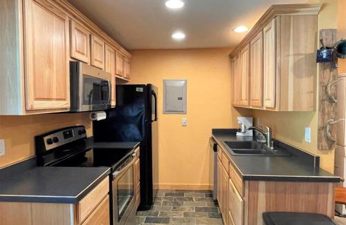Packwood House | Mountain View | Wifi, Smart TV, In town