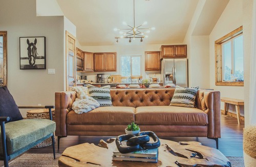 Bailey Ski Chalet | Mountain views, Stargazing, Walk to town, Hot Tub, AC
