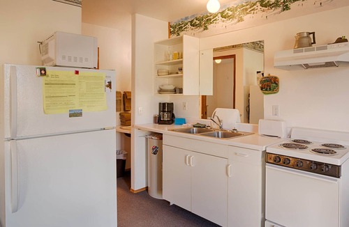 Oroville Cabin | Mountaineer Cabin at Eden Valley Ranch