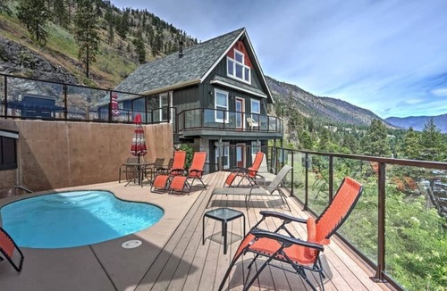 Chelan House | Mountainside Chelan - 2 houses for the price of one, private waterfront, small private pool .
