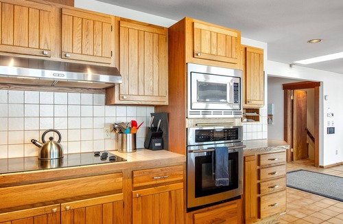 Eastsound House | Mountaintop dog friendly escape with stunning water views & private sauna