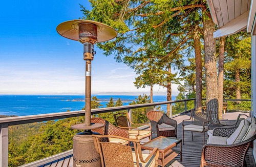 Eastsound House | Mountaintop dog friendly escape with stunning water views & private sauna