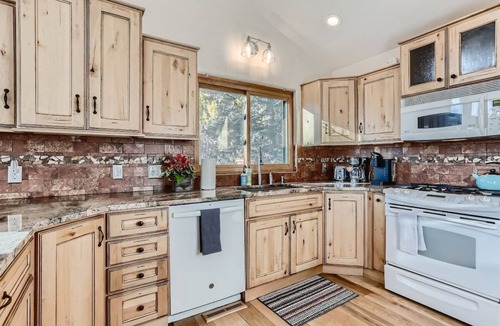 Evergreen House | |Mtn View |Pet Frdly|Hot Tub|10 ppl |45minDenver|