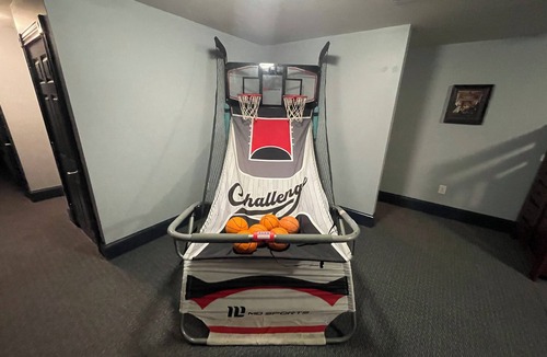 Nauvoo House | Mulholland 5 bedroom house in nauvoo with six bath and basement has a bunk room.