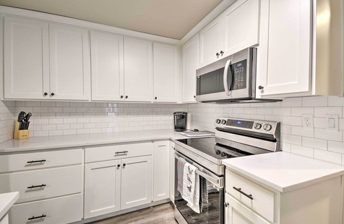 Edgewood House | Multi-Level Vacation Rental Near Tacoma!