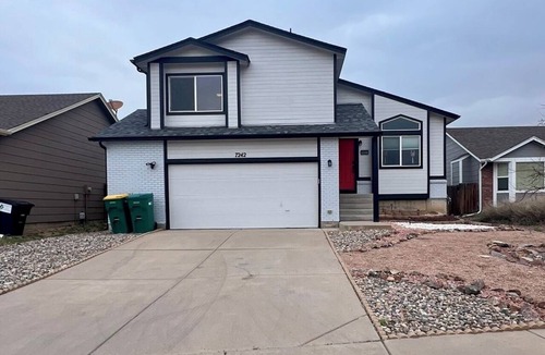 Fountain House | Music Themed 3-bedroom house with WiFi, AC and easy access to FT Carson
