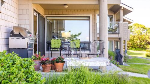 Freeland Apartment | Mutiny Bay Condo by AvantStay