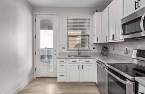 Tramonto House | N Phoenix Gem Updated Cozy Desert Mtn Views 2 pools