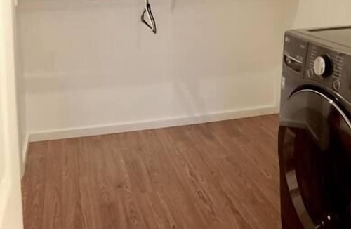 Pinehurst House | N Seattle home - Master Suite & Large living spaceN西雅图家-主卧套房和大型起居空间