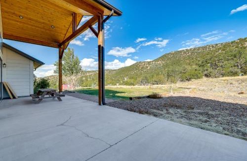 Springerville House | Nat'l Forest Access & Mtn Views: Family Eagar Home