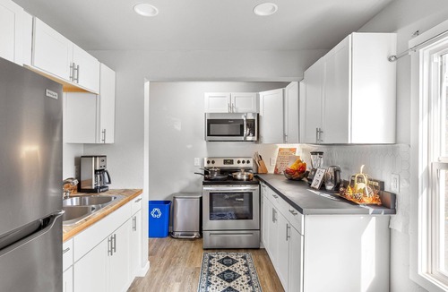 West Hills House | Naval and National Airport, WiFi, Free parking,