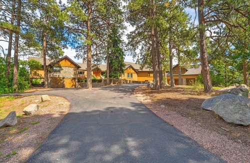 Southwest Colorado Springs House | Neal Ranch! Massive Secluded Lodge w/360 Views