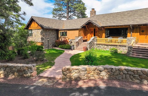 Southwest Colorado Springs House | Neal Ranch! Massive Secluded Lodge w/360 Views