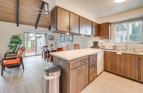 Umatilla Condo | Near McNary Dam! Pet-Friendly Condo on Golf Course