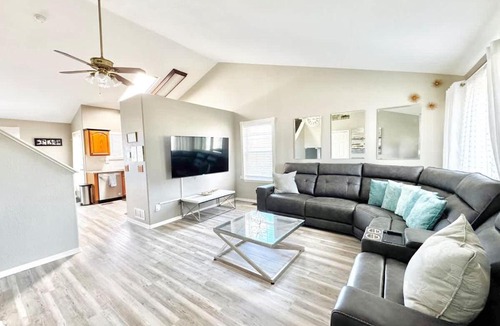 Northglenn House | Near Park Dining - Easy Access to Downtown