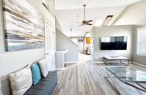 Northglenn House | Near Park Dining - Easy Access to Downtown