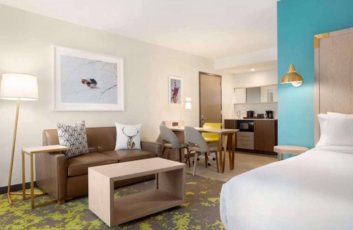 Whittier Hotel | Near Pearl Street Mall + Free Breakfast. Pool. Gym