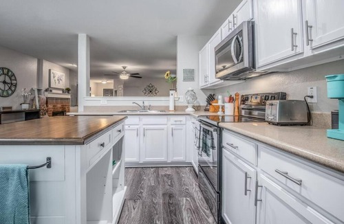 Aubrey House | Near PGATour+King&3Queen Beds+Near Lewisville Lake